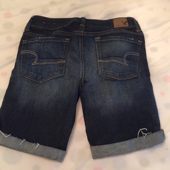 Distressed Skinny Bermuda shorts - Picture 4 of 5
